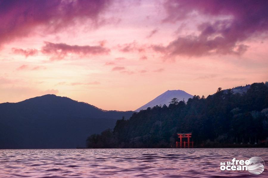 LAKE ASHI JAPAN