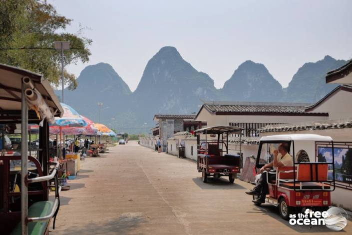 GUILIN LI RIVER AND THE YANGSHUO REGION