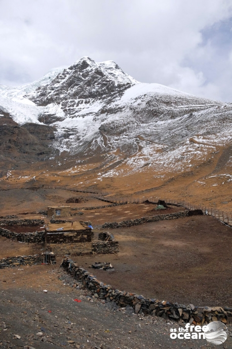 HIMALAYAS TIBET