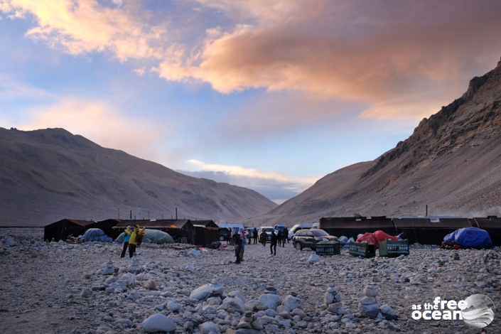 HIMALAYAS TIBET