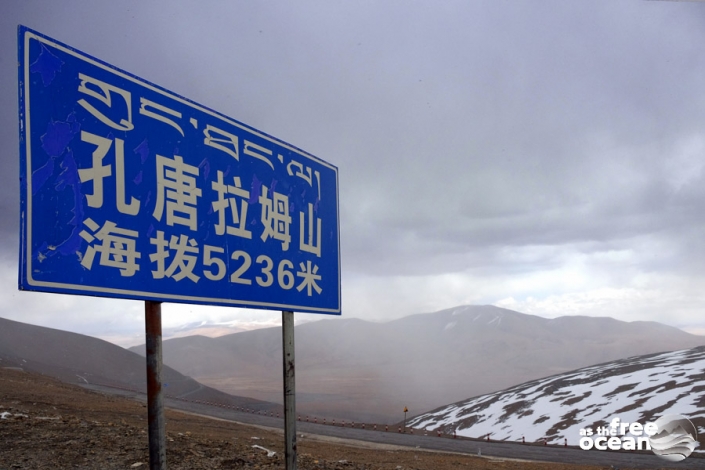 HIMALAYAS TIBET